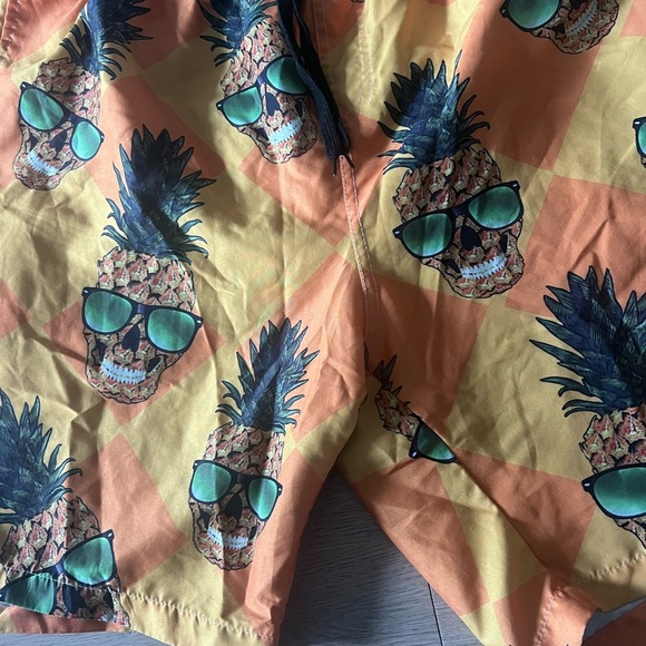Yellow Pineapple Skull Glasses Swim Trunk Mesh Lining Quick Dry Men Size Large - Picture 4 of 8